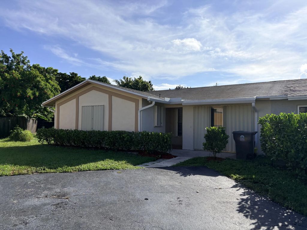 8732 Satalite Terrace, Lake Park