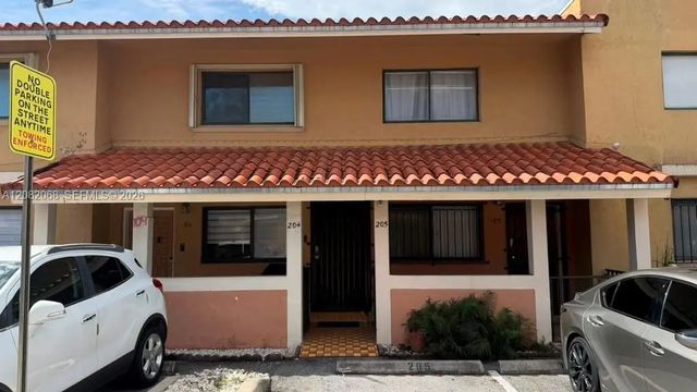 2770 W 61st Place #204, Hialeah