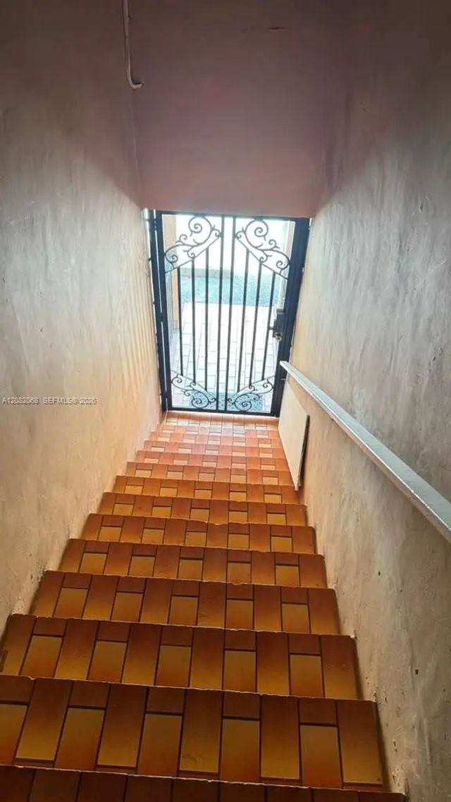 4 of 20 - 2770 W 61st Place #204, Hialeah, FL
