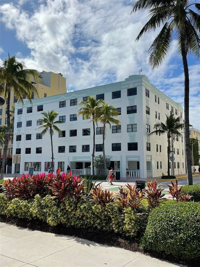 5 of 25 - 1390 Ocean Drive #201, Miami Beach, FL
