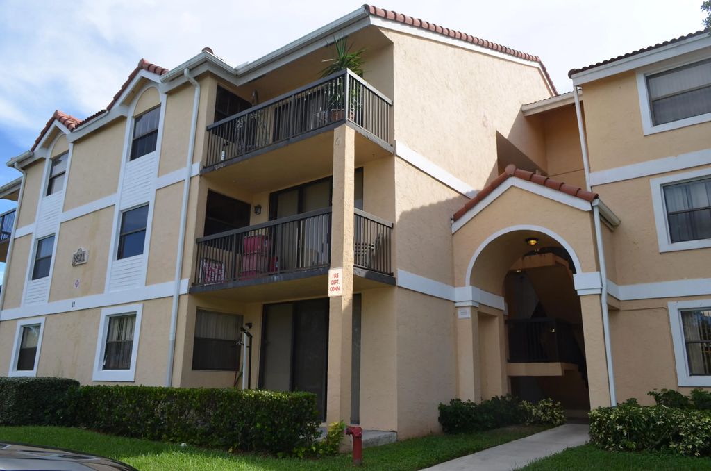 5821 Riverside Drive #105b2, Coral Springs