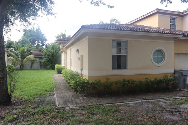 613 Nw 21st Avenue, Pompano Beach