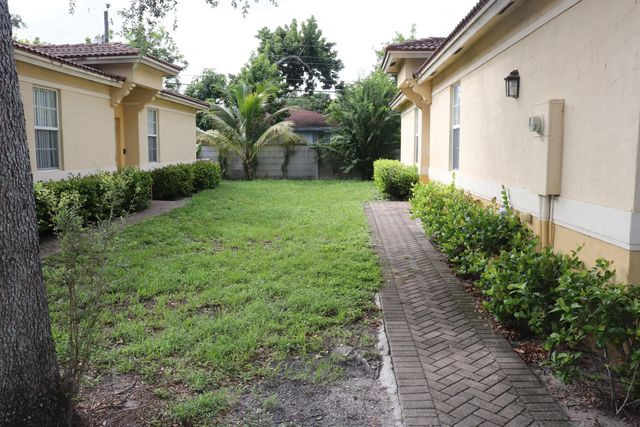 2 of 18 - 613 Nw 21st Avenue, Pompano Beach, FL