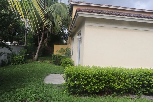 5 of 18 - 613 Nw 21st Avenue, Pompano Beach, FL