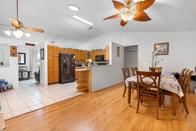 3 of 21 - 565 Sw Cherryhill Road, Port St. Lucie, FL