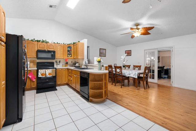 4 of 21 - 565 Sw Cherryhill Road, Port St. Lucie, FL