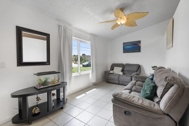 5 of 21 - 565 Sw Cherryhill Road, Port St. Lucie, FL