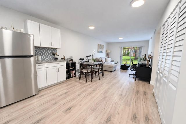 5 of 22 - 6080 Forest Hill Boulevard #109, West Palm Beach, FL