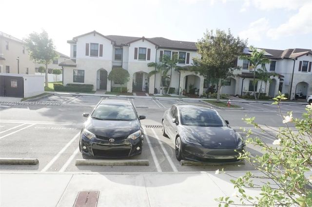 3 of 39 - 10589 W 32nd Lane, Hialeah Gardens, FL
