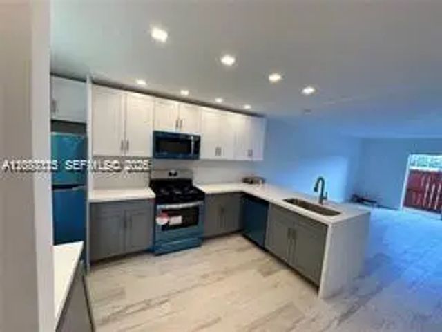 8600 Sw 67th Avenue #906, Pinecrest