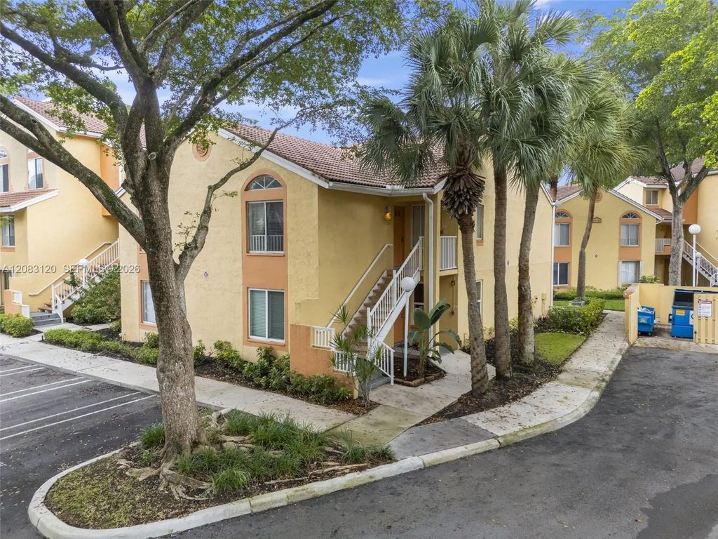1076 Coral Club Drive #1076, Coral Springs