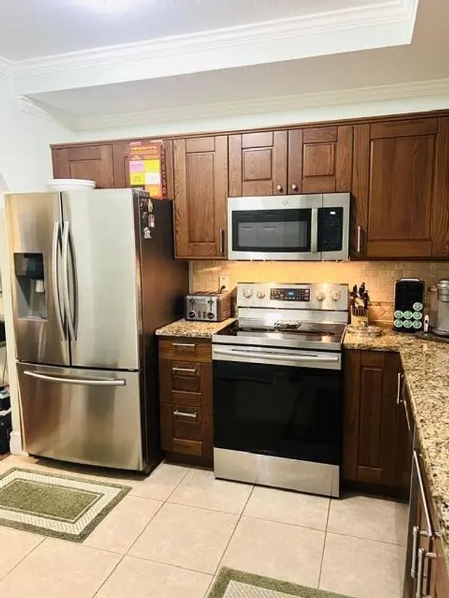 5 of 15 - 4721 Lucerne Lakes Boulevard E #725, Lake Worth, FL