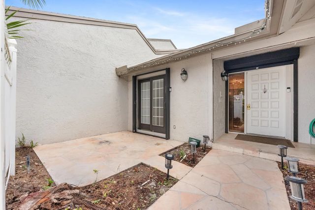 5 of 38 - 6660 Canary Palm Circle, Boca Raton, FL