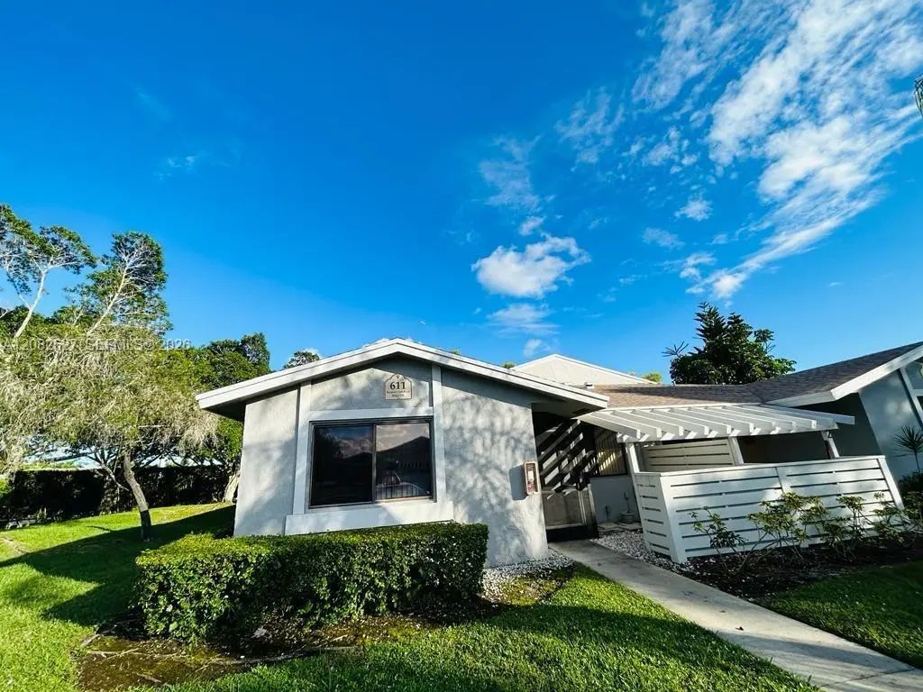 611 Racquet Club Road #1, Weston