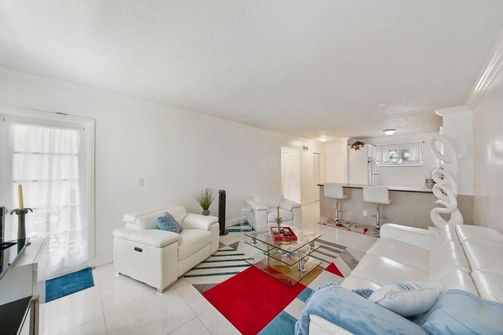 2581 Garden Drive N #206, Lake Worth