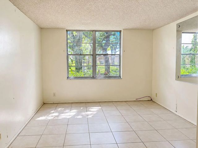 5 of 10 - 2650 Nw 49th Avenue #118, Lauderdale Lakes, FL