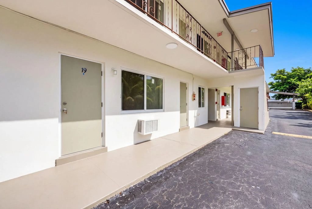 60 Nw 79th Street #19, Miami