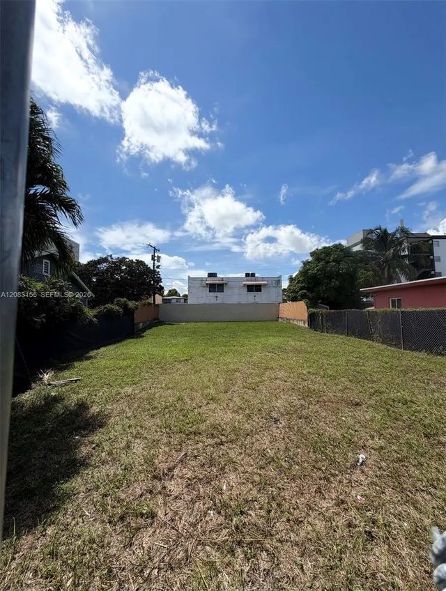 816 Nw 21st Court, Miami