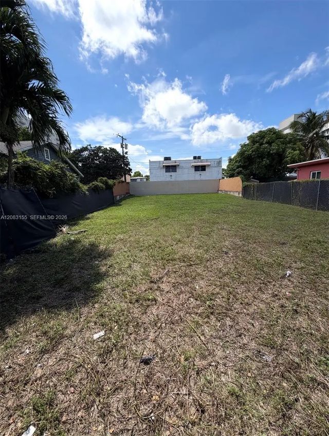 2 of 7 - 816 Nw 21st Court, Miami, FL
