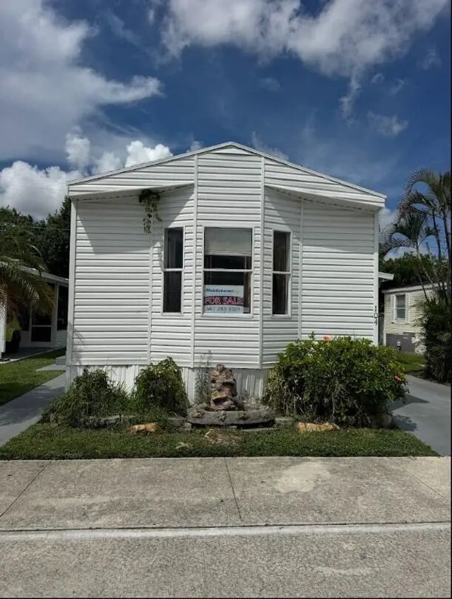 2 of 9 - 104 Plantation Boulevard #104, Greenacres, FL
