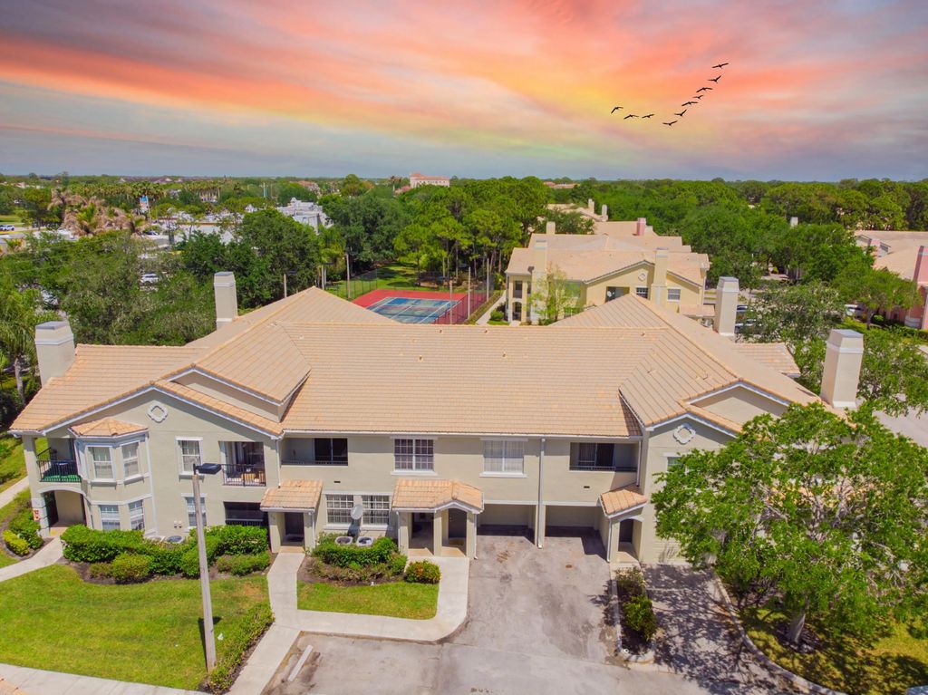 102 Sw Peacock Boulevard #2-204, Port St. Lucie