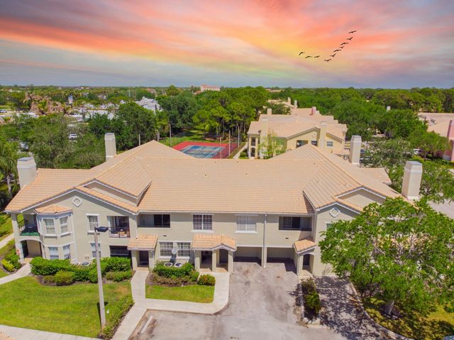 102 Sw Peacock Boulevard #2-204, Port St. Lucie