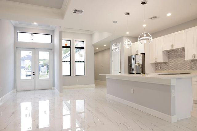 5 of 25 - 10601 Landau Lane, Bonita Springs, FL