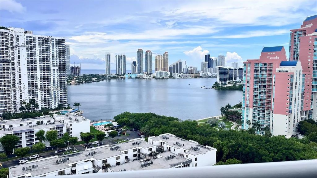 3300 Ne 192nd Street #ph16, Aventura