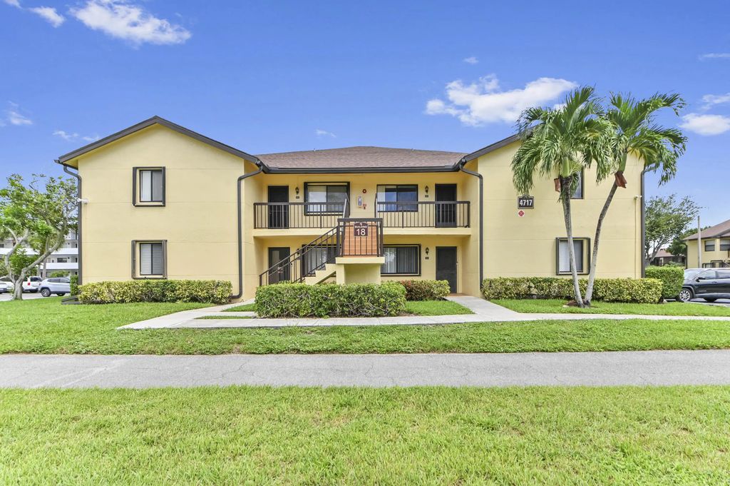 4717 Lucerne Lakes Boulevard E #201, Lake Worth