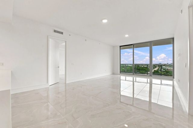 4 of 14 - 220 Lake Shore Drive #1517, Lake Park, FL
