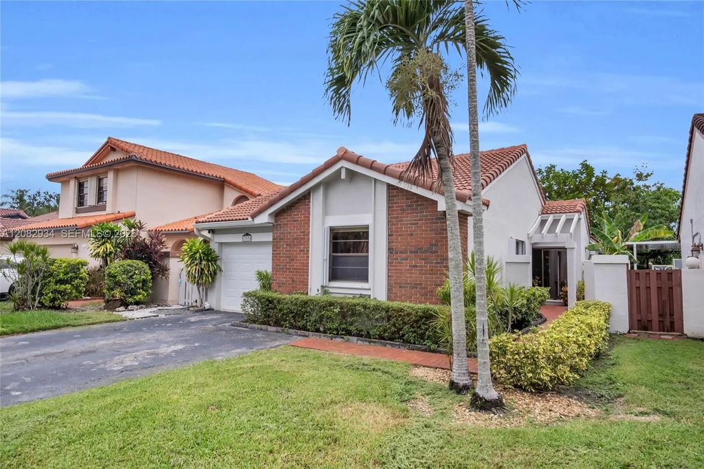 17624 Nw 63rd Court, Hialeah
