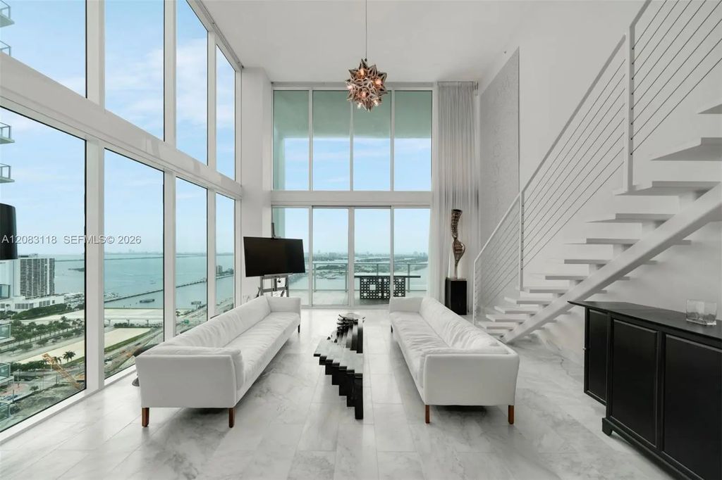 1040 Biscayne Boulevard #3304, Miami