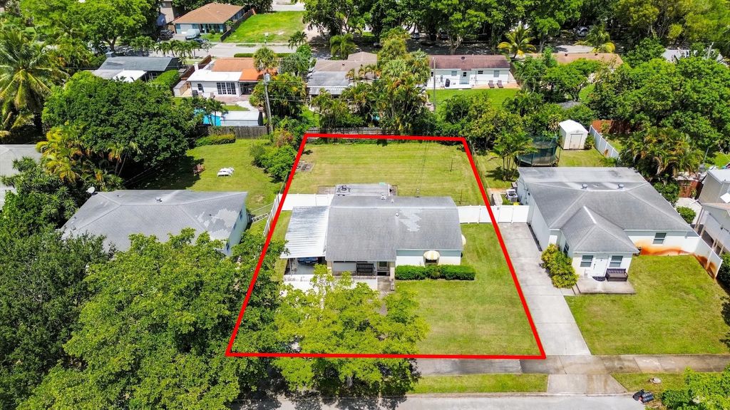933 Upland Road, West Palm Beach