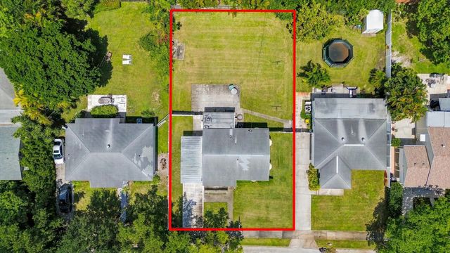 2 of 17 - 933 Upland Road, West Palm Beach, FL