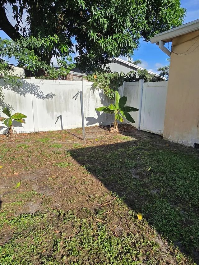 5 of 32 - 6409 Franklin Street, Hollywood, FL