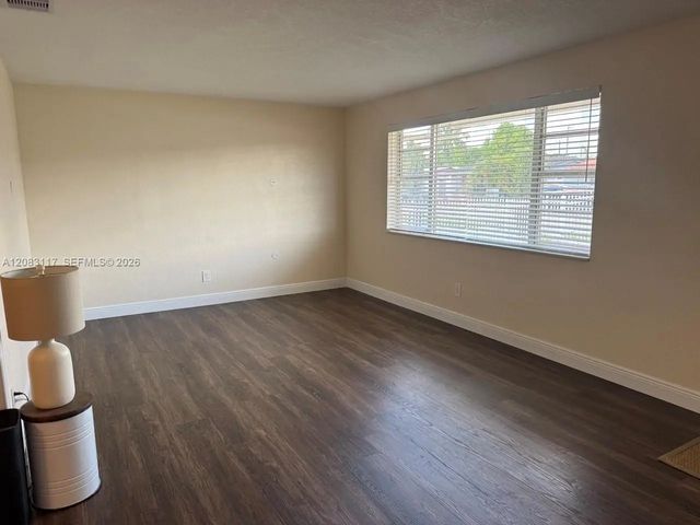 4 of 29 - 1160 W 33rd Place, Hialeah, FL
