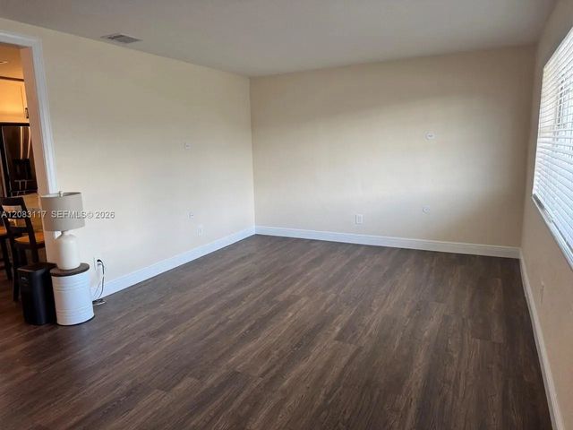 5 of 29 - 1160 W 33rd Place, Hialeah, FL