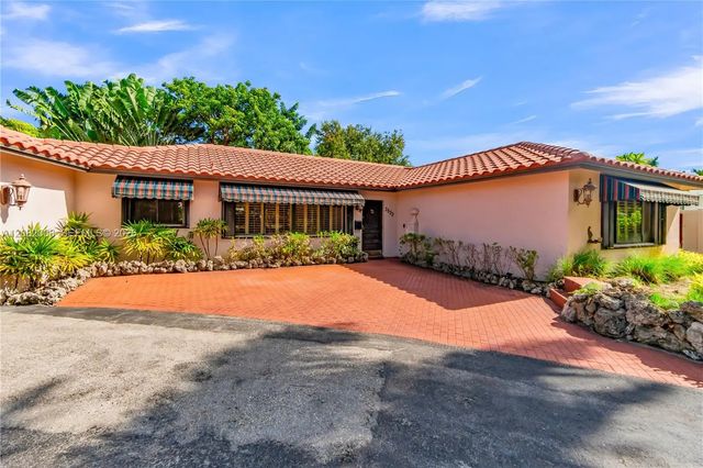 3 of 45 - 2533 Ne 35th Drive, Fort Lauderdale, FL