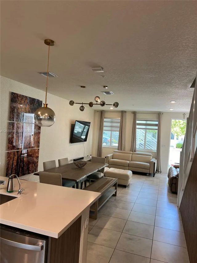 2 of 13 - 6421 Nw 102nd Path #101, Doral, FL