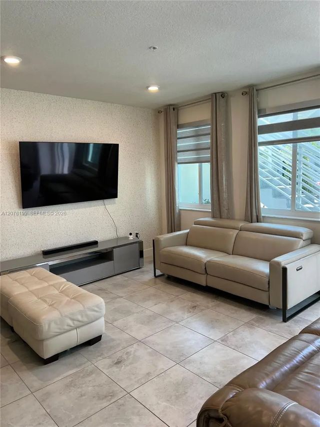 3 of 13 - 6421 Nw 102nd Path #101, Doral, FL