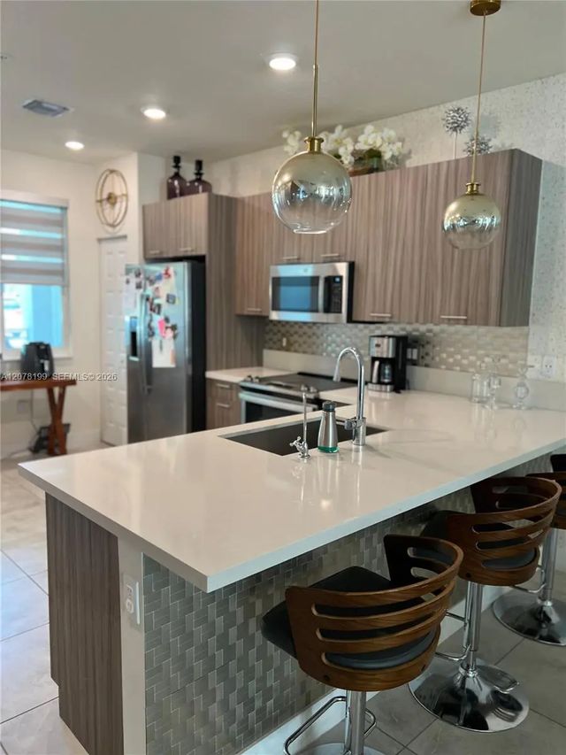 4 of 13 - 6421 Nw 102nd Path #101, Doral, FL