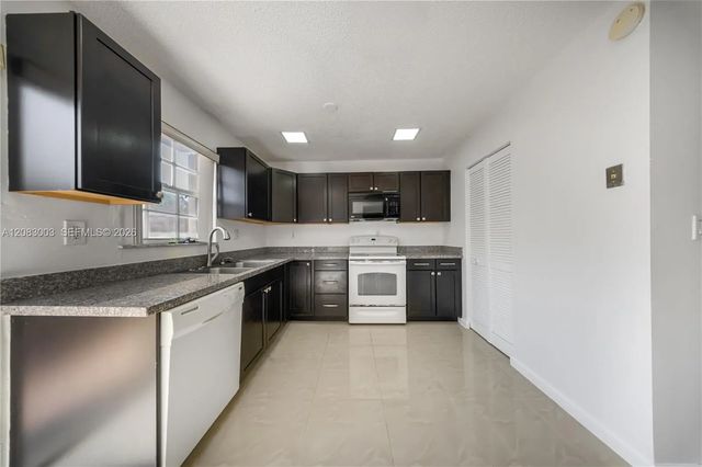 5 of 20 - 6110 Sw 129th Place #1703, Miami, FL