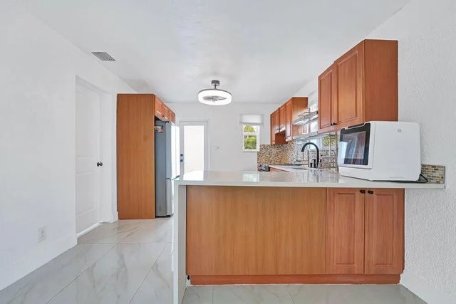 4 of 23 - 2220 Hope Street, Hollywood, FL