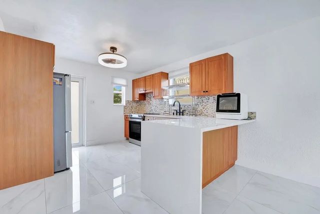 5 of 23 - 2220 Hope Street, Hollywood, FL