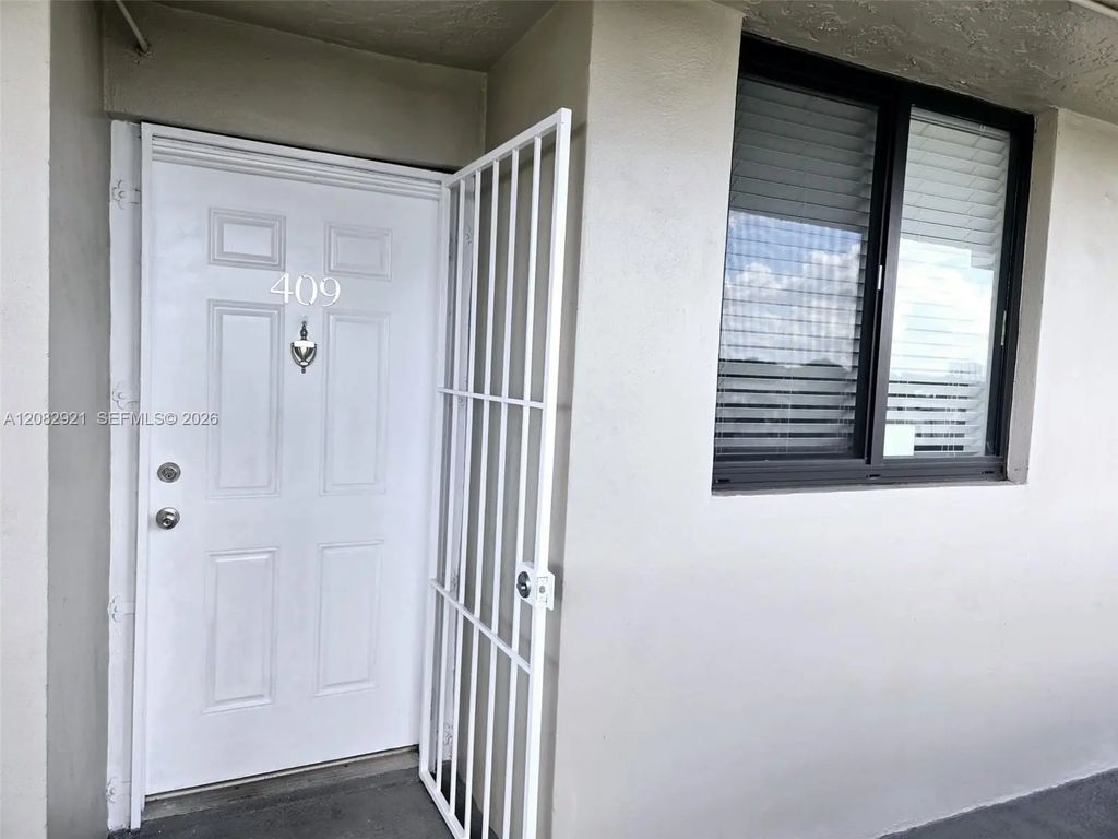 10290 Nw 9th St Circle #409, Miami