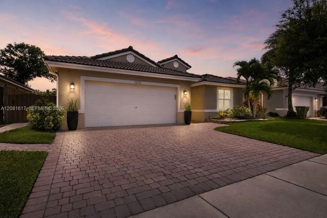 1521 Sw 194th Terrace, Pembroke Pines