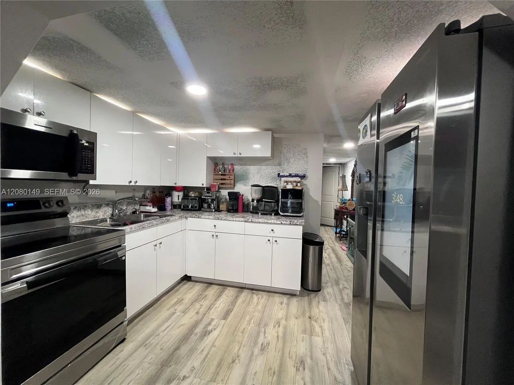 19900 Nw 37th Avenue, Miami Gardens