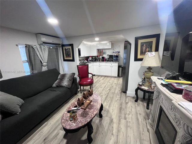2 of 9 - 19900 Nw 37th Avenue, Miami Gardens, FL