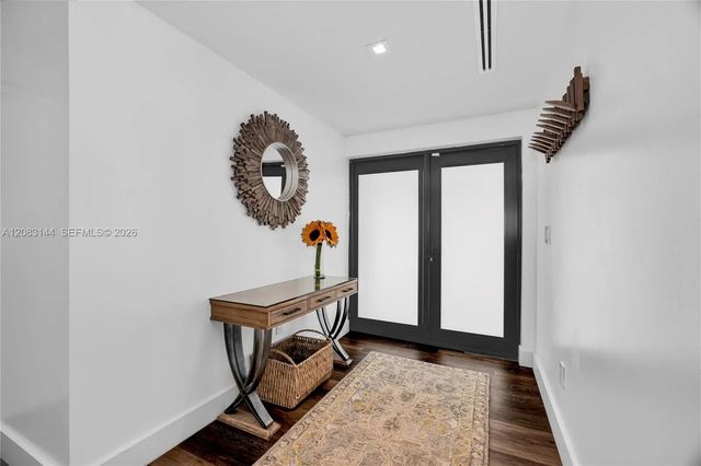 5 of 38 - 8201 Sw 62nd Avenue, South Miami, FL