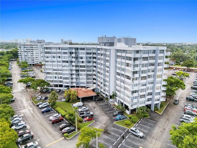 4 of 32 - 1200 Ne Miami Gardens Drive #315w, Miami, FL